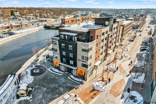 5d-50 S 1st St, St. Charles, IL, 60174-2852 | Card Image