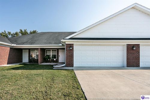 6721 Eagle Wood Dr, Louisville, KY, 40272-4585 | Card Image