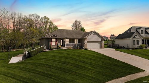 706 Taylor Ln, Albion, IN, 46701-1645 | Card Image