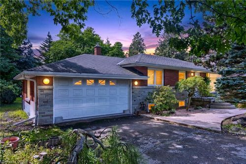 170 Mohawk Rd, Ancaster, ON, L9G2W9 | Card Image