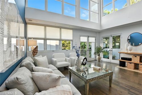 apt-1-2203 3rd St, Santa Monica, CA, 90405-3453 | Card Image