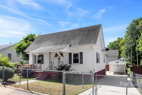 1113 W 4th Ave, Gastonia, NC, 28052-3916 | Card Image
