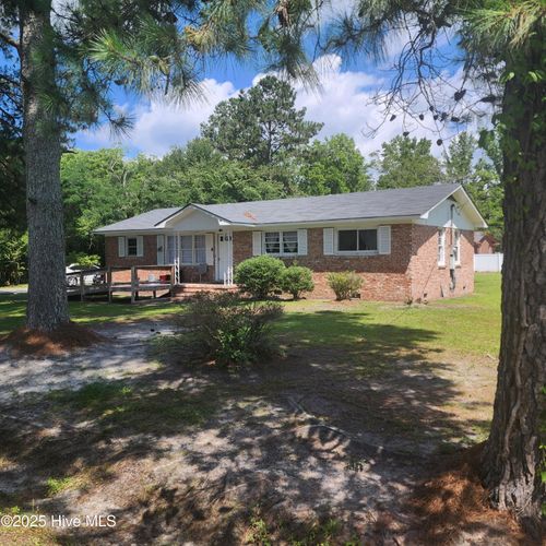 104 Blanton St, Magnolia, NC, 28453-9707 | Card Image