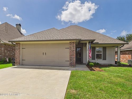 110 Scarlet Oak Dr, Carencro, LA, 70520-5777 | Card Image