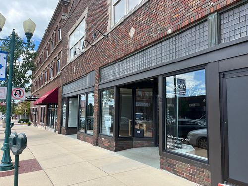 341 W State St, SYCAMORE, IL, 60178-1420 | Card Image