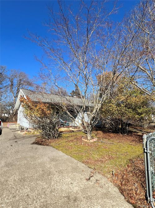 55 Trafalgar Dr, Shirley, NY, 11967-4222 | Card Image