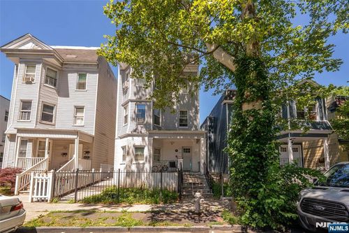 77 S 16th St, East Orange, NJ, 07018-3945 | Card Image