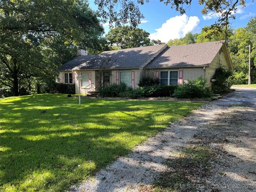 2000 Woodland Dr, Ada, OK, 74820-4460 | Card Image