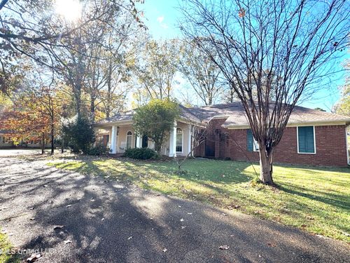 427 Autumn Oak Dr, Madison, MS, 39110-9149 | Card Image