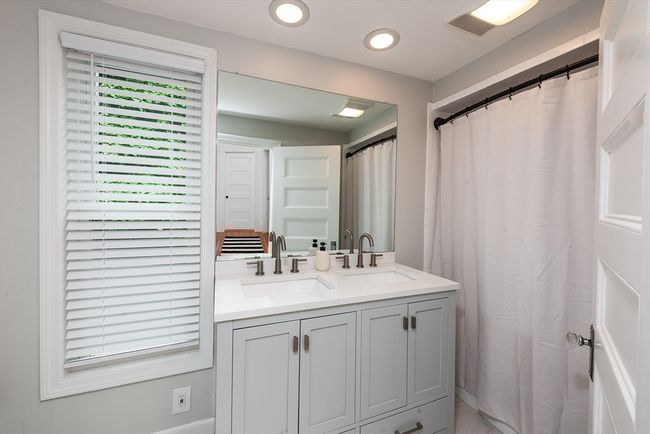 1 - 51 Elm St, House attached with 4 bedrooms, 2 bathrooms and 2 parking in Andover MA | Image 18