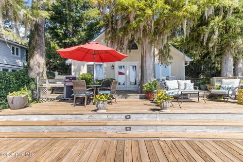 712 Canal Cove Rd, Lake Waccamaw, NC, 28450-1814 | Card Image