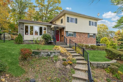 4 Park Pl, Oyster Bay, NY, 11771-3919 | Card Image