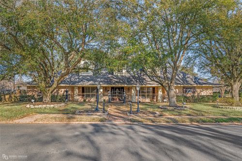 106 Fairmont Dr, Bossier City, LA, 71111-6008 | Card Image