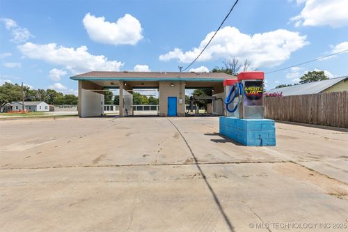 1003 N Main St, Tonkawa, OK, 74653-1010 | Card Image