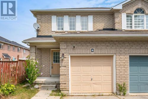 4 Vauxhall Cres, Brampton, ON, L7A3A3 | Card Image