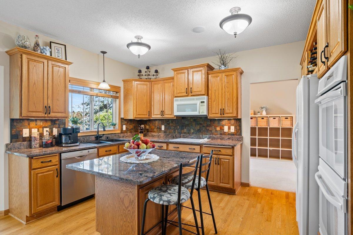 White Eagle Dr, Saint Paul, MN 55129