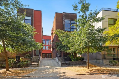 165 20th Ave, Seattle, WA, 98122-5861 | Card Image