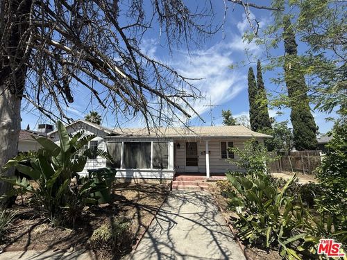 11229 Saticoy St, Sun Valley, CA, 91352-4729 | Card Image