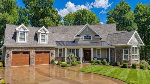 2057 Jackson Iron Cir, Morgantown, WV, 26508-1122 | Card Image