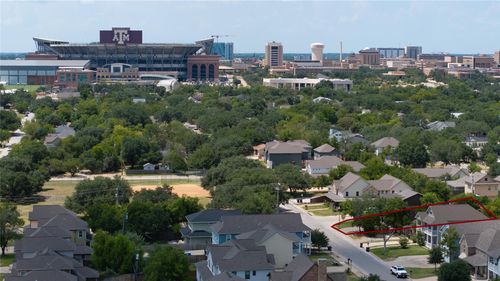 801 Fairview Ave, College Station, TX, 77840-6130 | Card Image