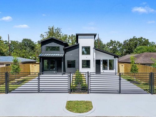 b-5029 Van Fleet St, Houston, TX, 77033-3424 | Card Image