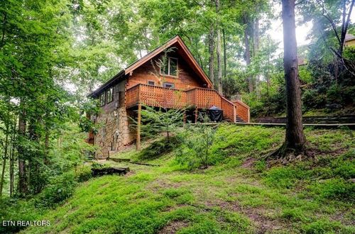 833 Stans Rd, Gatlinburg, TN, 37738 | Card Image