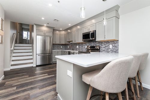 apt-203-4 Duck Pond Rd, Beverly, MA, 01915-7108 | Card Image