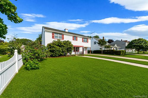 120 Ranch Ln, Levittown, NY, 11756-4600 | Card Image