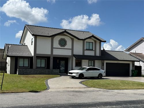 0-6951 W Wedgewood Ave, Davie, FL, 33331-2948 | Card Image