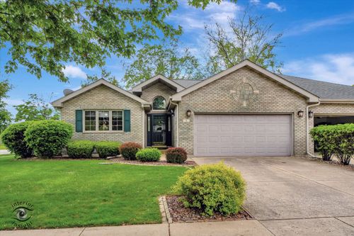 1 Hilgert Ct, Grant Park, IL, 60940-5570 | Card Image