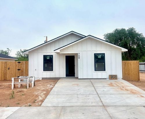 708 N Benton, Midland, TX, 79701 | Card Image