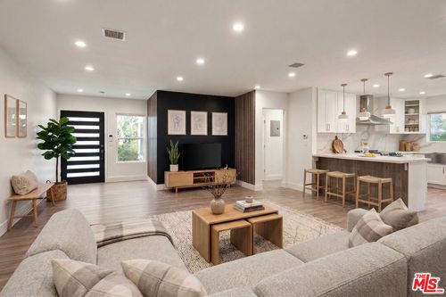 17141 Sherman Way, Lake Balboa, CA, 91406-3618 | Card Image