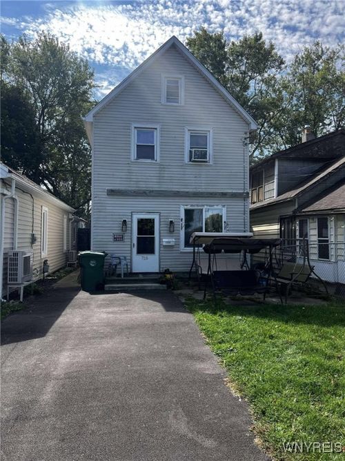 715 Willow Ave, Niagara Falls, NY, 14305-2535 | Card Image