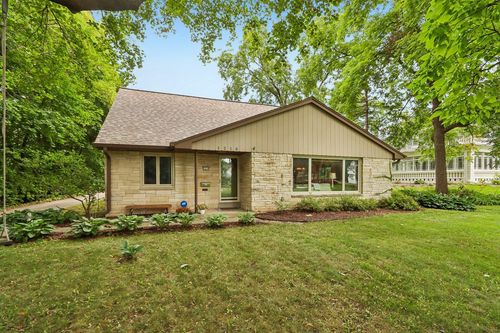 1210 E Broadway, Waukesha, WI, 53186-8104 | Card Image