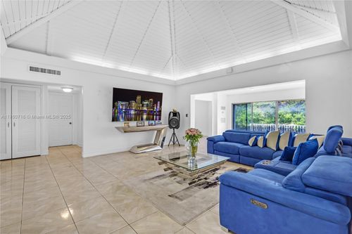 4704 Bayberry Ln, Tamarac, FL, 33319-3113 | Card Image