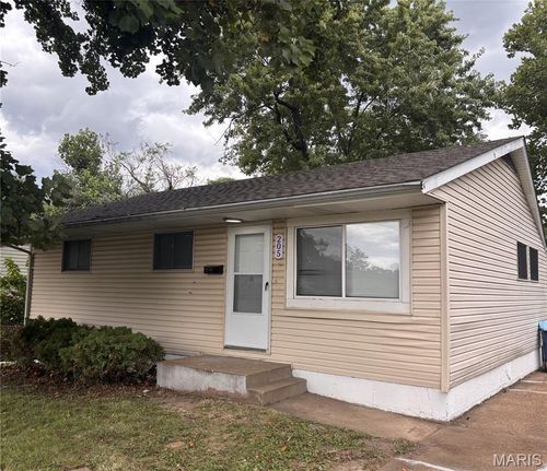 205 Grampian Rd, Saint Louis, MO, 63137-3804 | Card Image