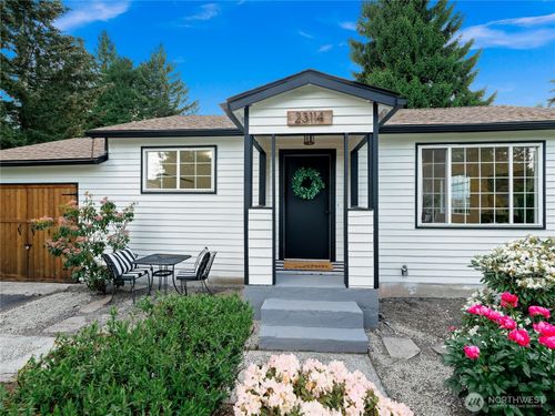 23114 29th Ave W, Brier, WA, 98036-8314 | Card Image