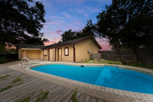 12722 La Fonda St, San Antonio, TX, 78233-5819 | Card Image