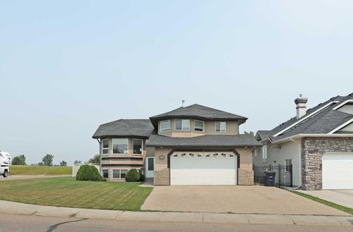 372 Lake Stafford Dr E, Brooks, AB, T1R1P8 | Card Image