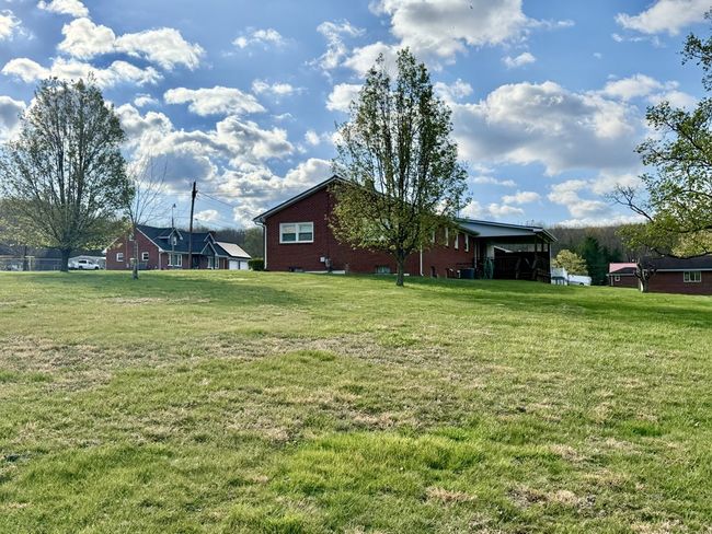 186 Summit Dr, Home with 3 bedrooms, 2 bathrooms and null parking in Peterstown WV | Image 19