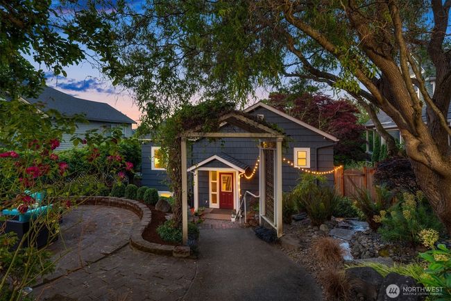 3833 24th Avenue W, House other with 3 bedrooms, 2 bathrooms and 1 parking in Seattle WA | Image 28