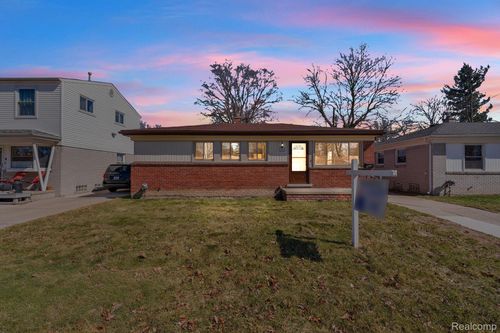 1645 Regene St, Westland, MI, 48186-9727 | Card Image
