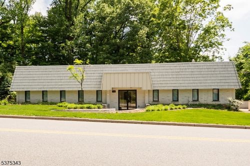 132 W Greenbrook Rd, North Caldwell, NJ, 07006-4757 | Card Image