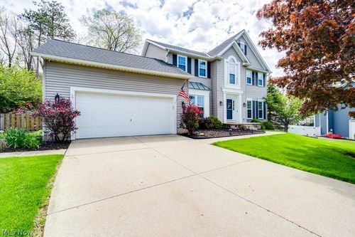 326 Saint Lawrence Cir, Northfield, OH, 44067-1175 | Card Image