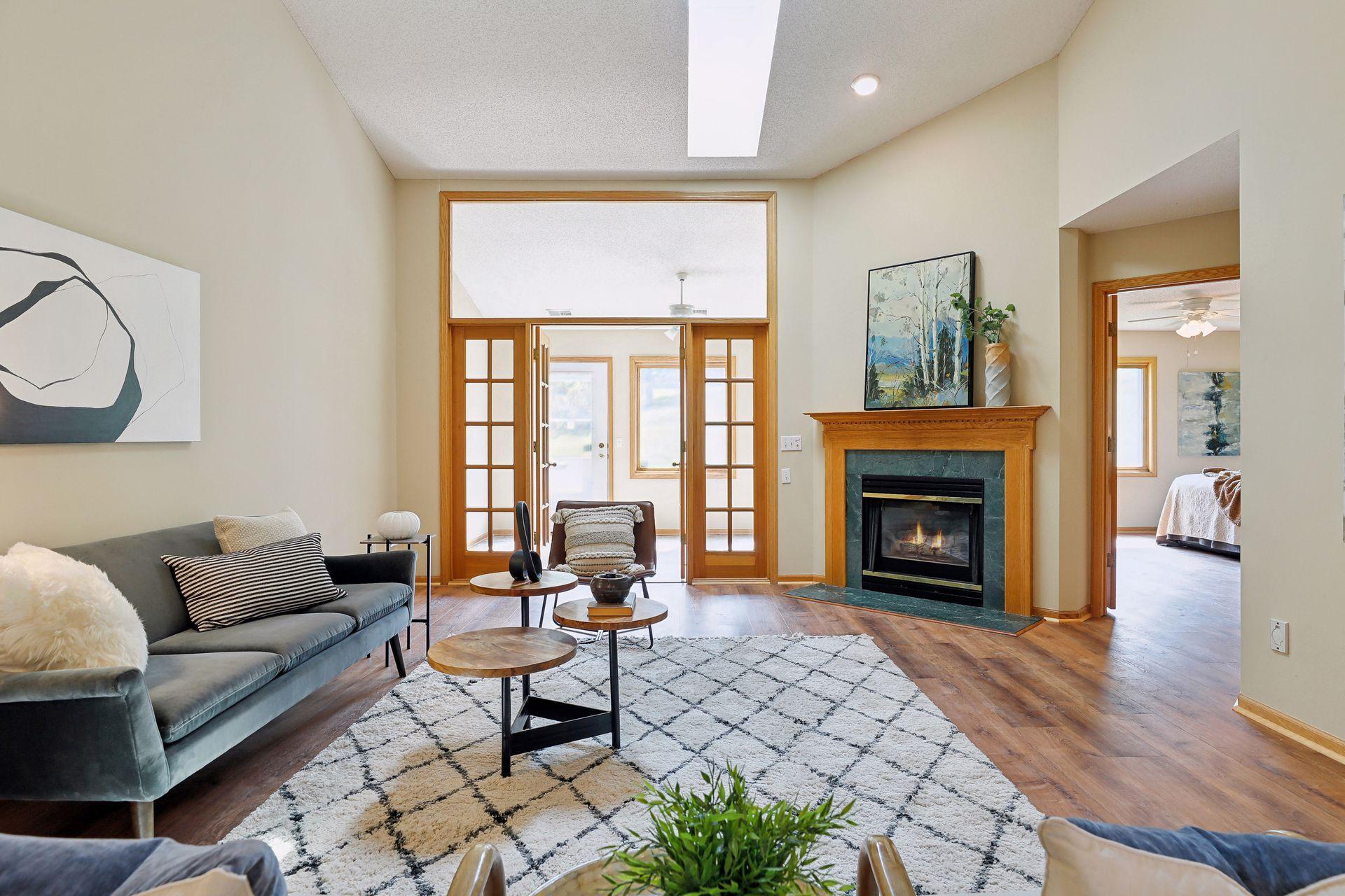 Thomas Dr, Saint Paul, MN 55125
