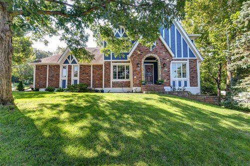719 White Oak Ln, Kansas City, MO, 64116-4607 | Card Image