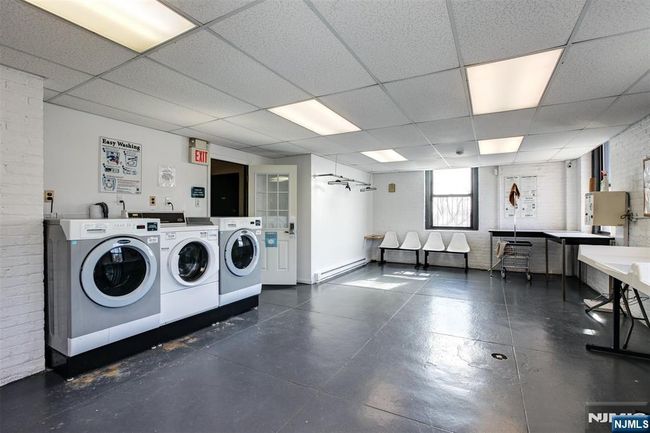363-37 Mount Prospect, Condo with 3 bedrooms, 2 bathrooms and null parking in Newark NJ | Image 17