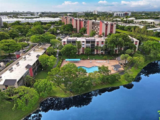 APT-904 - 2206 S Cypress Bend Dr, Condo with 1 bedrooms, 2 bathrooms and null parking in Pompano Beach FL | Image 34