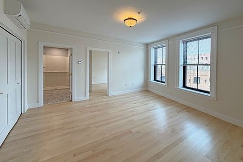 310-105 Paige St, Lowell, MA, 01852 | Card Image