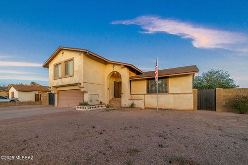 7621 S Camino Escarpado, Tucson, AZ, 85746-8319 | Card Image